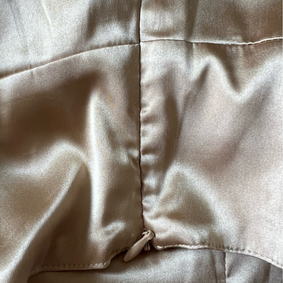 Superdown Jamie Ruched Satin Crop Top - Picture 8 of 11